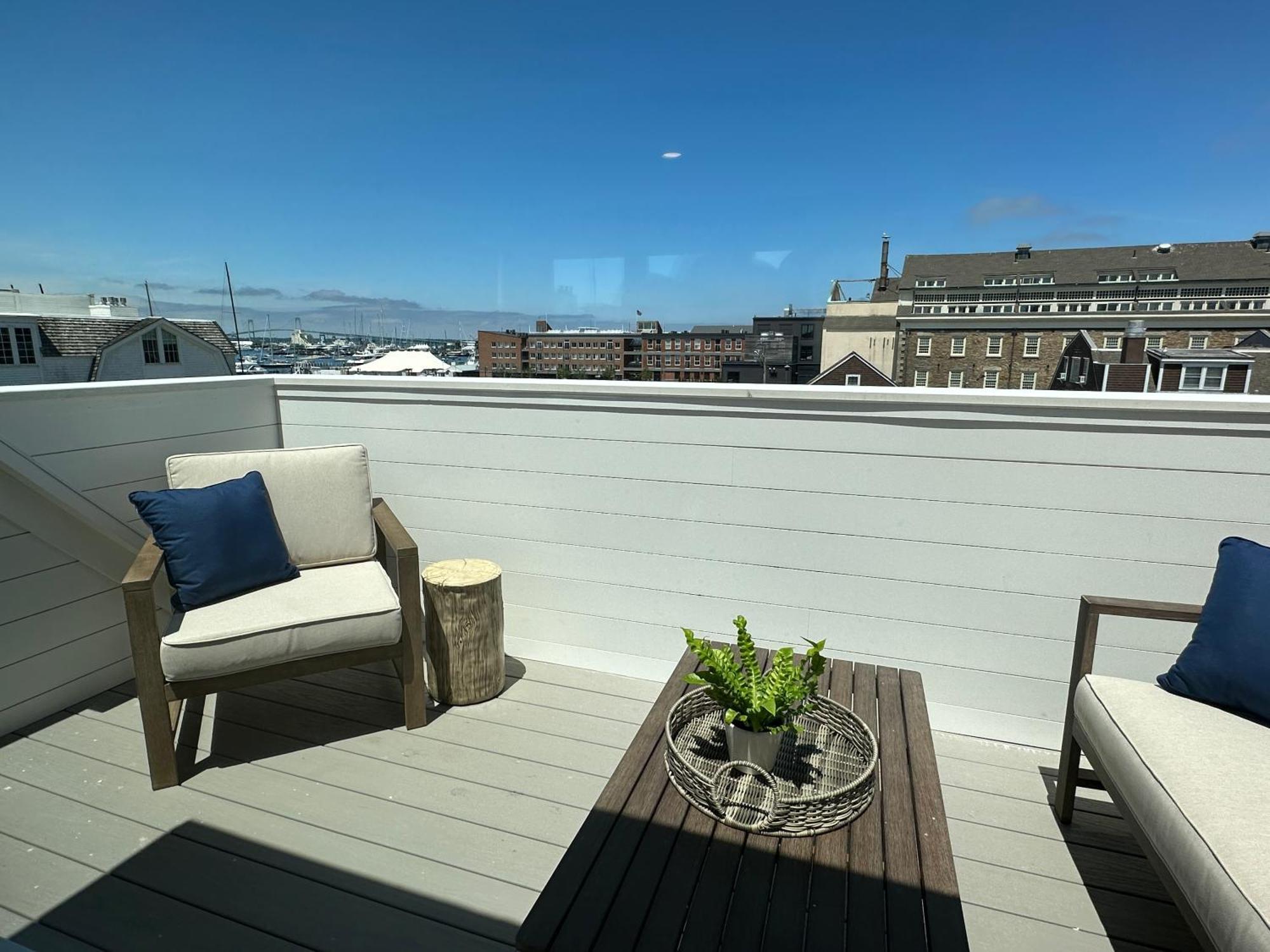 Harborside Inn Newport Exterior photo